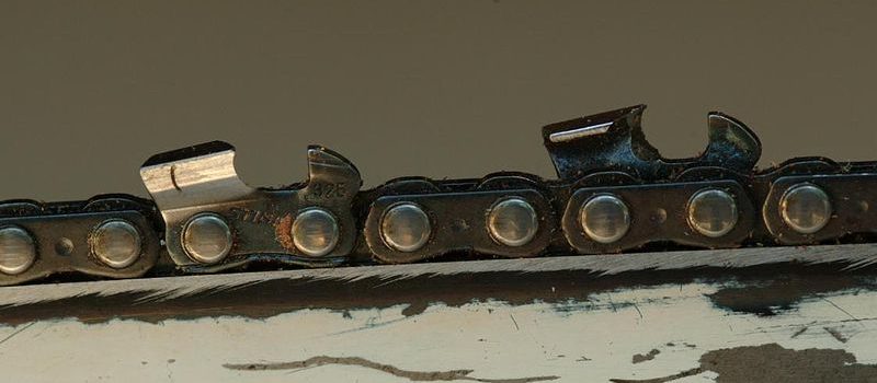 Close up of a chain saw